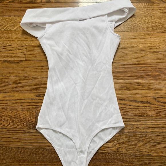 Abercrombie Off-the-Shoulder Bodysuit - Picture 6 of 8